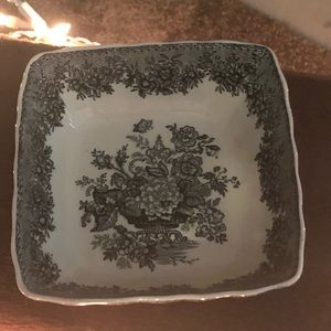Decorative ironstone dish